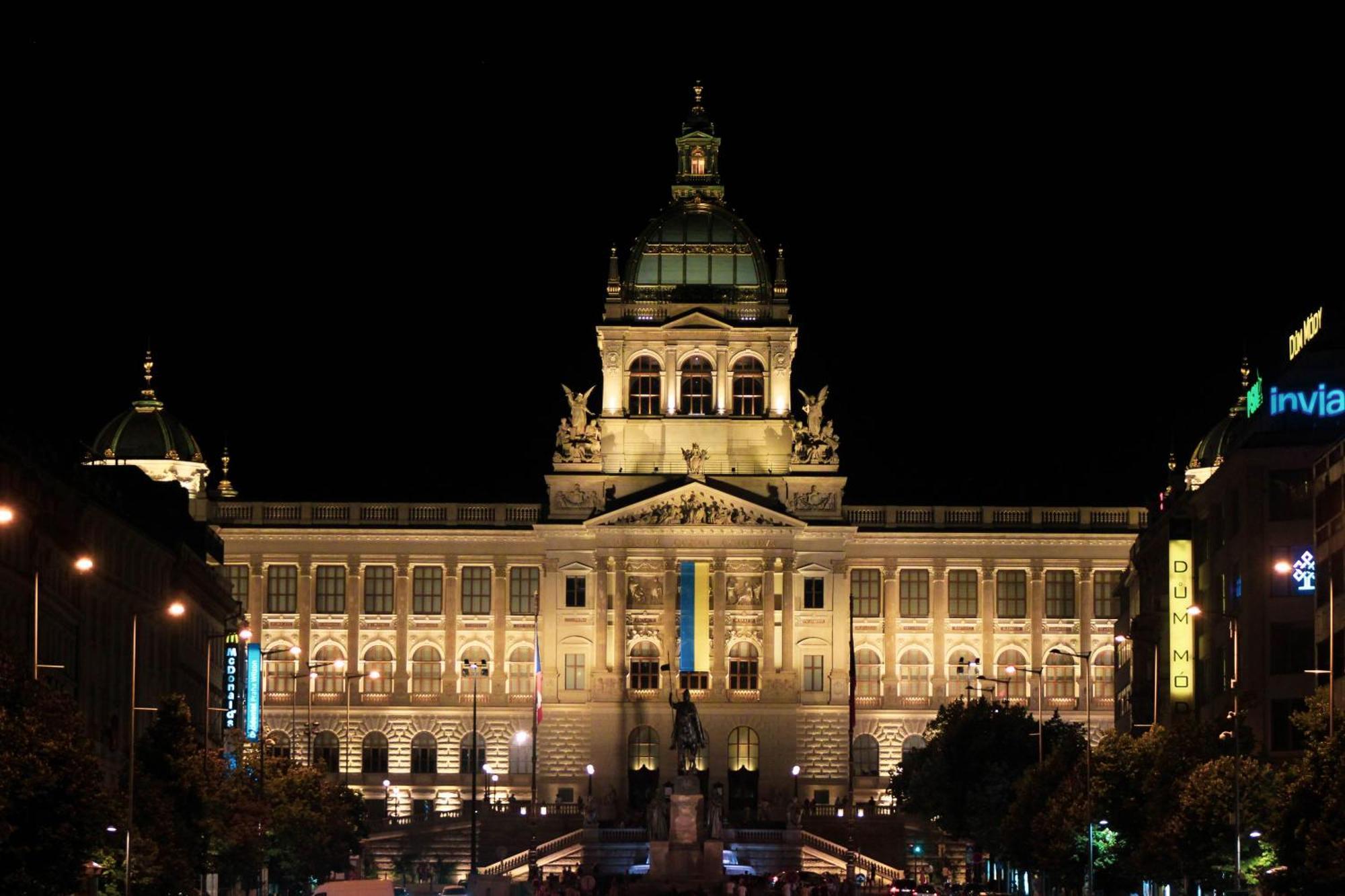 Helen Homestay Vysehrad Prag Exterior foto